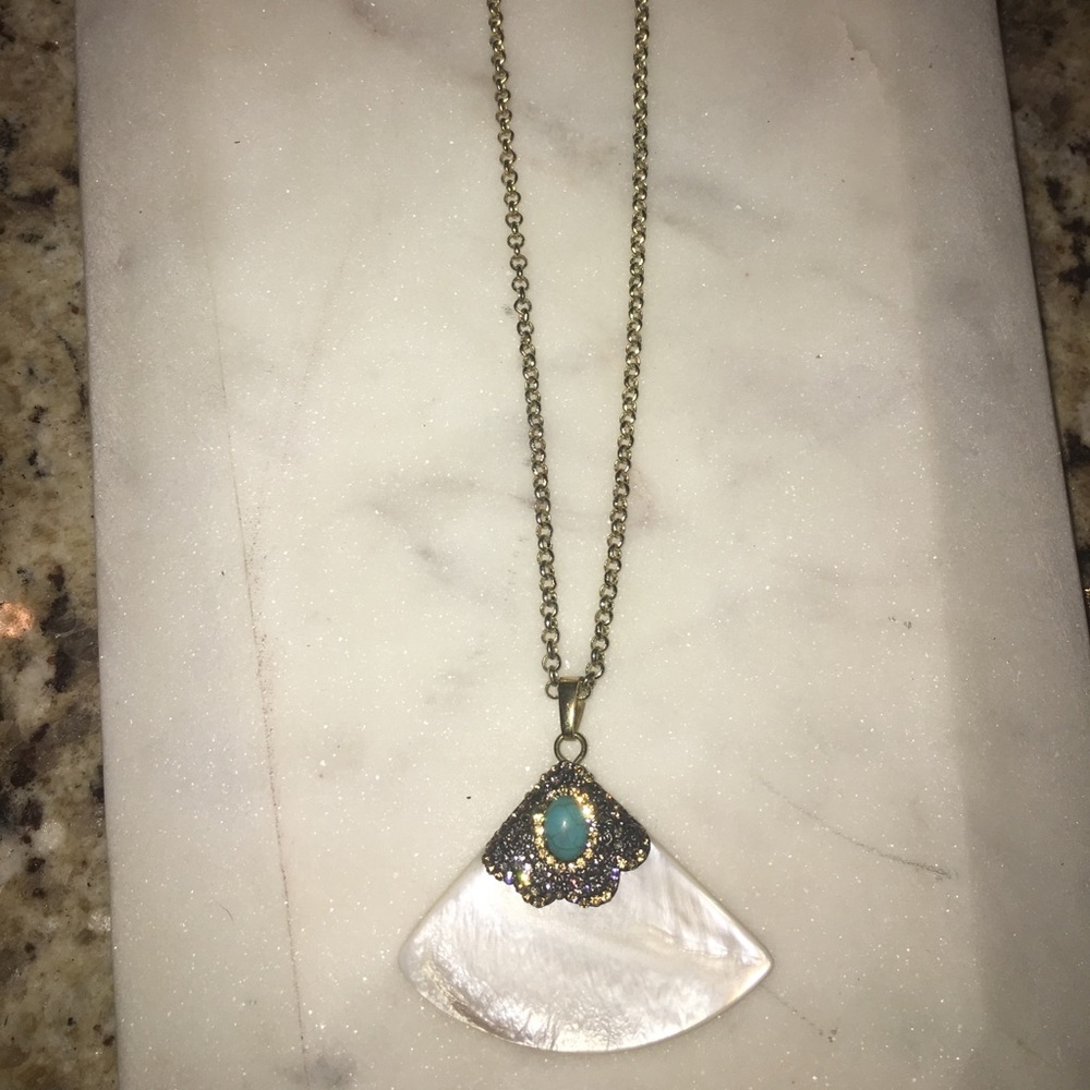 Mother of pearl statement necklace